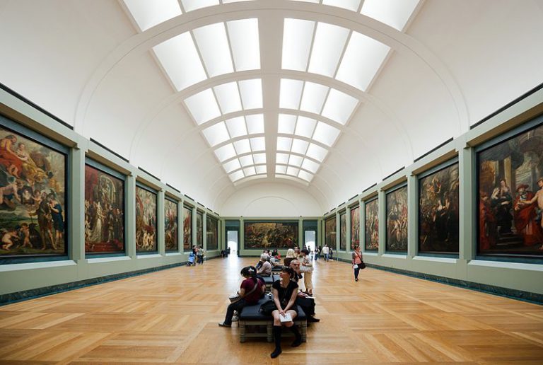 800px-Richelieu_wing_-_Louvre